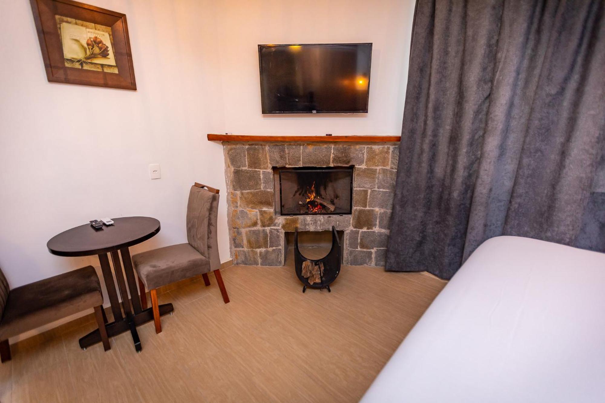Suites E Chales Com Hidro Lareira E Ar Condicionado Villa Hegus Campos do Jordão Εξωτερικό φωτογραφία
